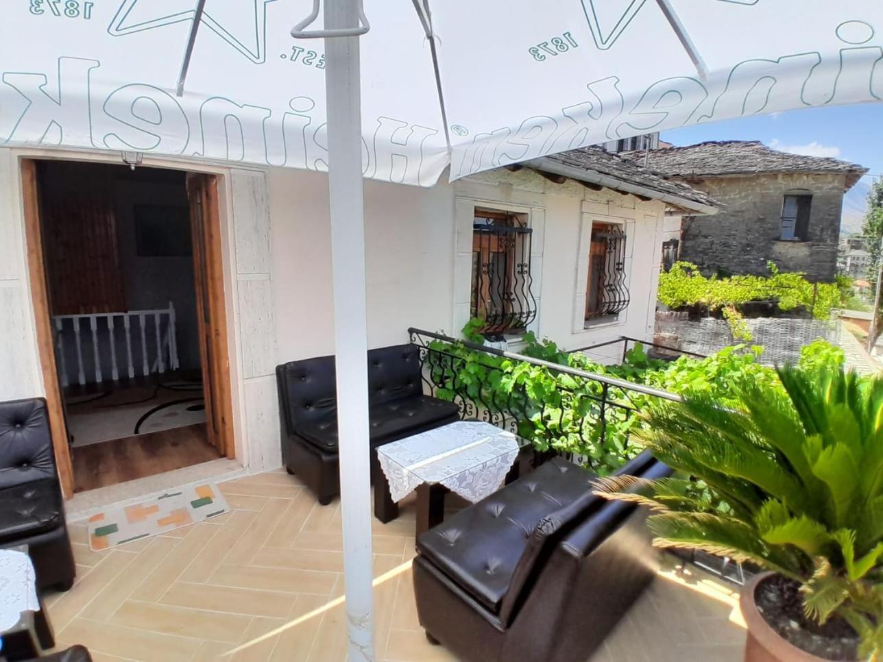 Guest House Ejona Gjirokastër Exterior foto